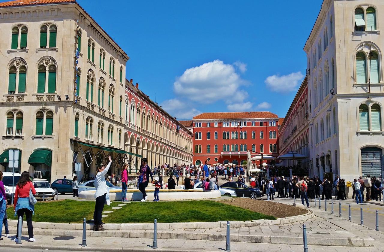 Apartments Emi Split Exteriör bild